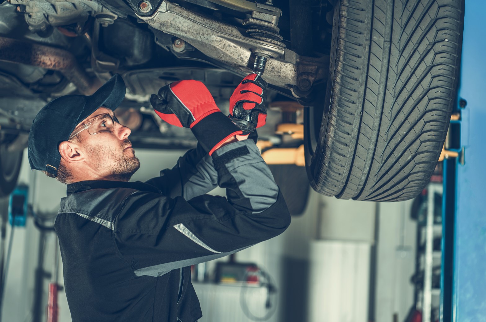How Do Struts Work in Your Car’s Suspension? How Do Struts Work in Your Car’s Suspension?